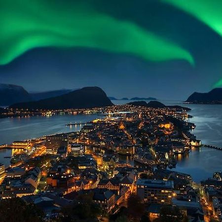 Charming Apartment In Alesund Center With Free Parking Eksteriør bilde